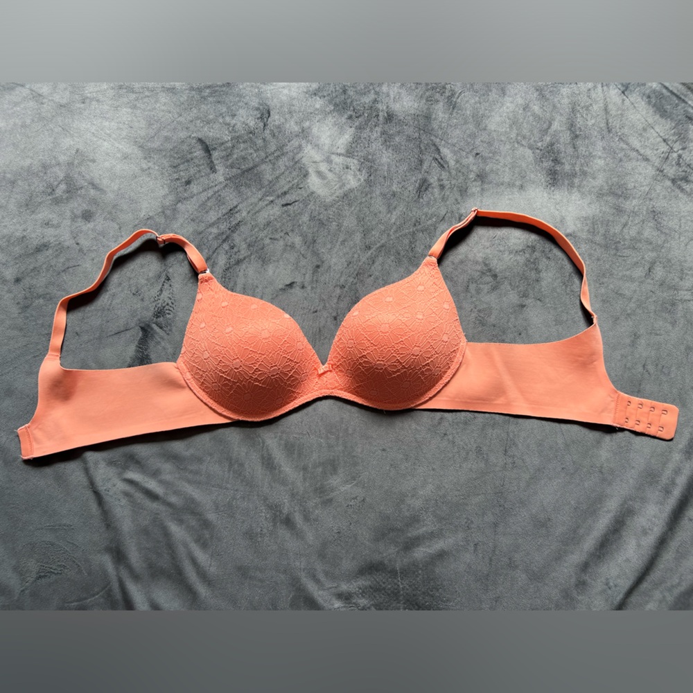 La Vie En Rose Peach Size 34B Bra